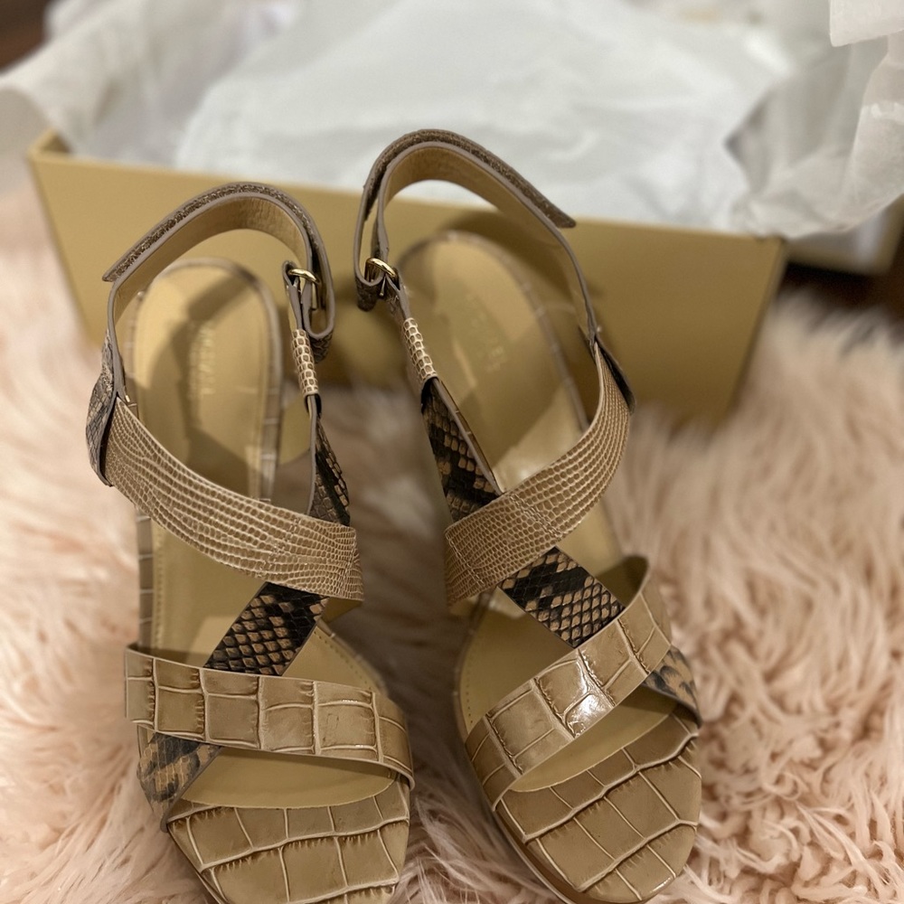 MICHAEL Michael Kors Mackay Embossed Leather Wedge